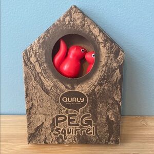 Qualy Design Red Peg Squirrel Clothespins Clips NEW in box